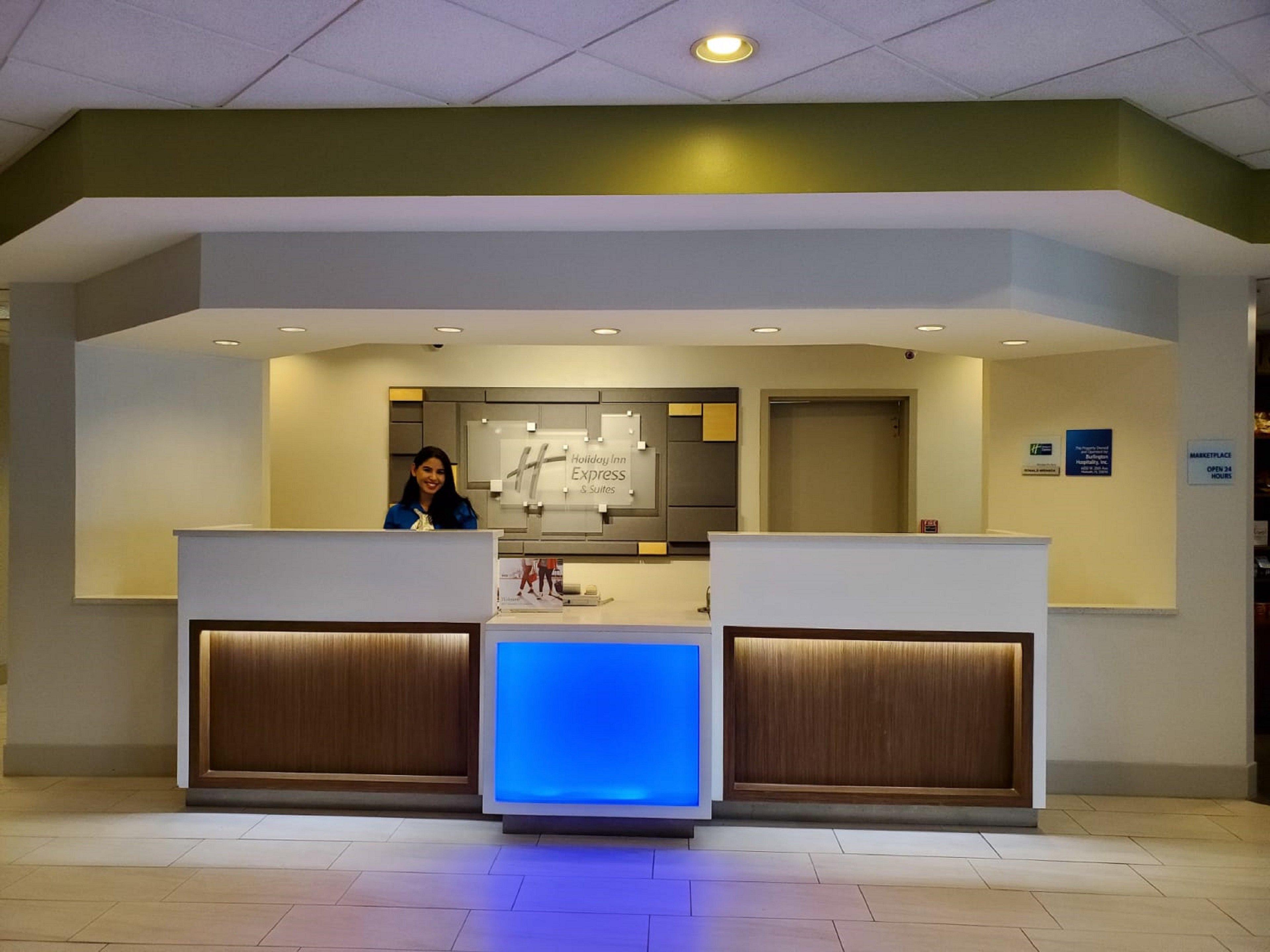 Holiday Inn Express Hotel & Suites Miami - Hialeah By Ihg Exterior photo