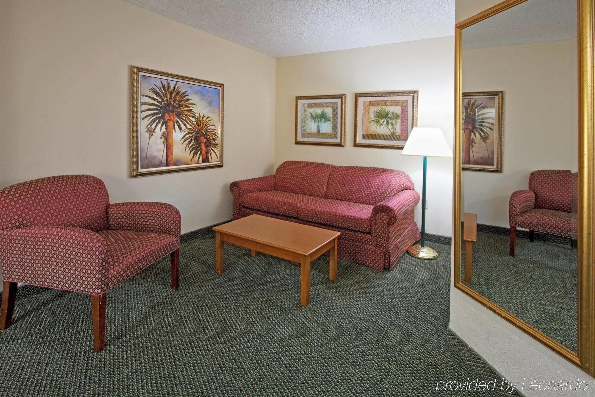 Holiday Inn Express Hotel & Suites Miami - Hialeah By Ihg Exterior photo