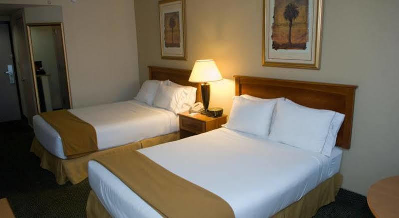 Holiday Inn Express Hotel & Suites Miami - Hialeah By Ihg Exterior photo