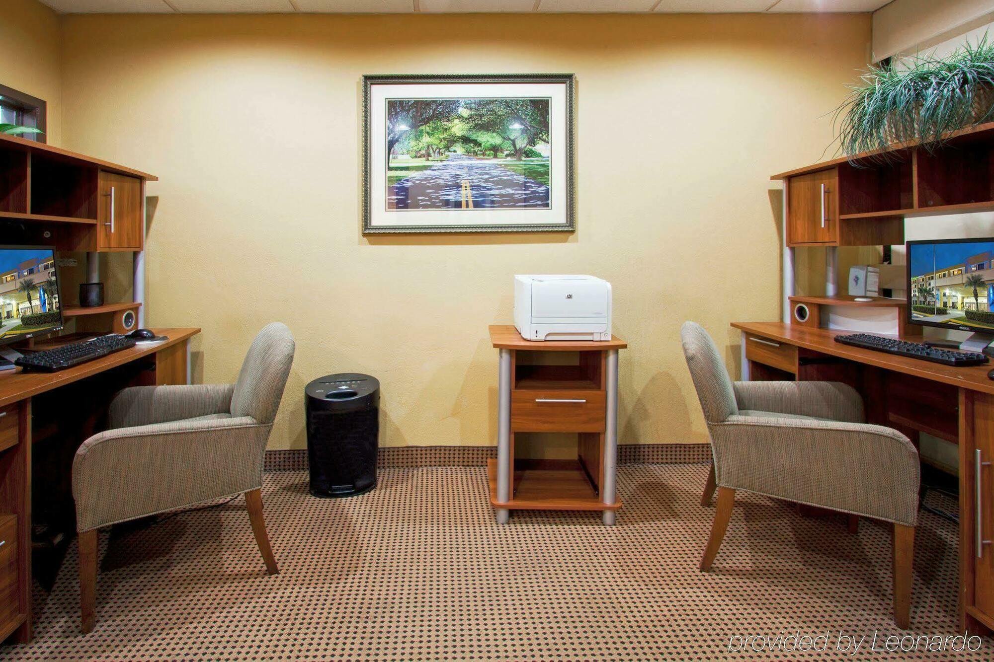 Holiday Inn Express Hotel & Suites Miami - Hialeah By Ihg Exterior photo