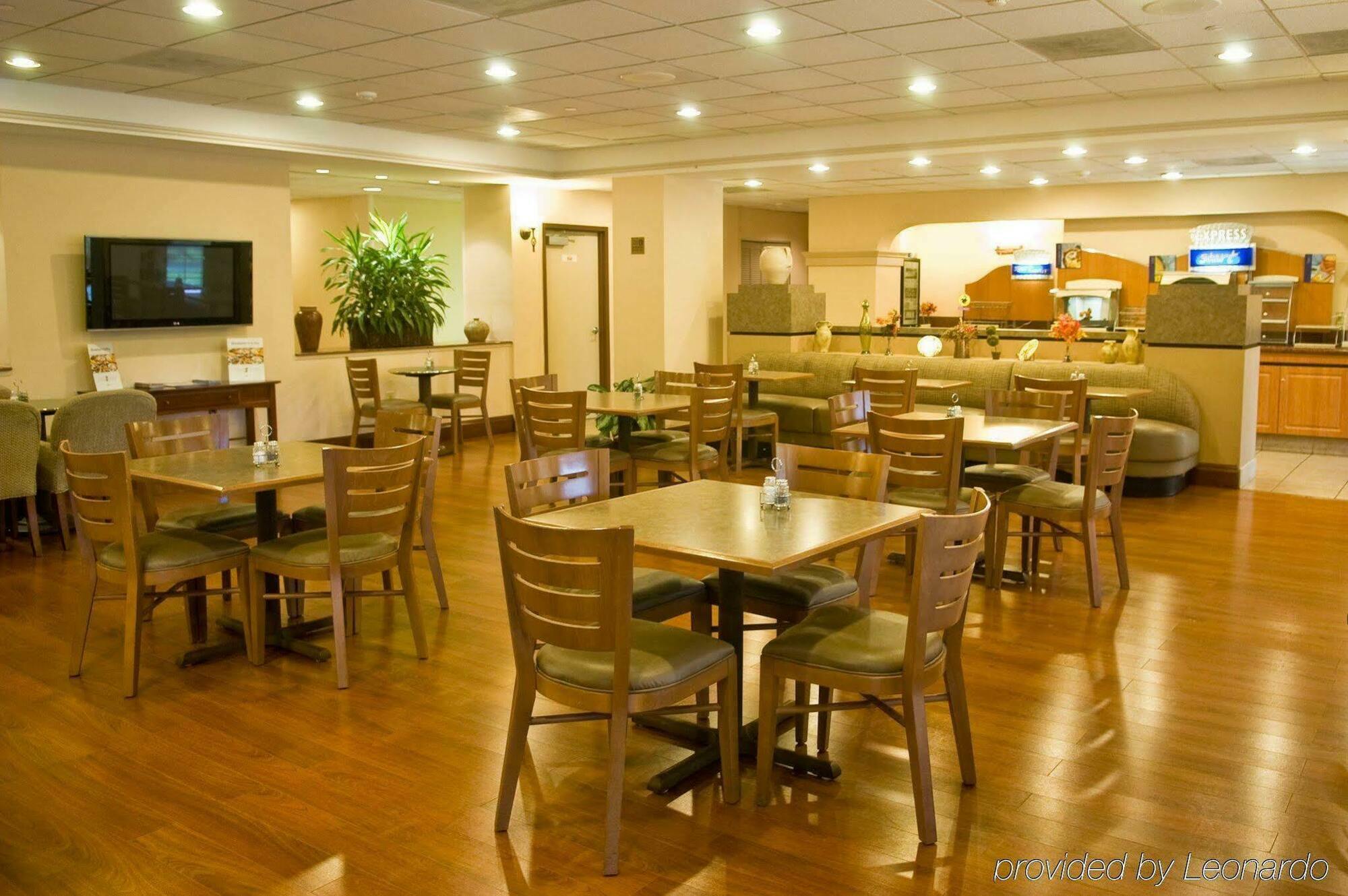 Holiday Inn Express Hotel & Suites Miami - Hialeah By Ihg Exterior photo